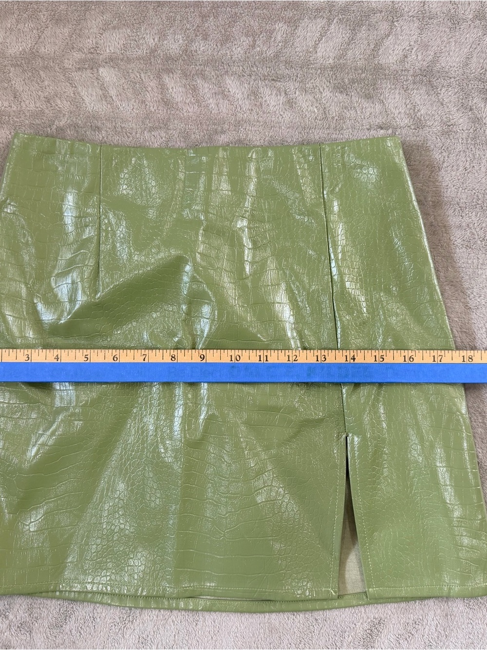 Princess Polly Green Faux Croc Leather Mini Skirt with Front Slit Size 6 Edgy - Picture 7 of 9